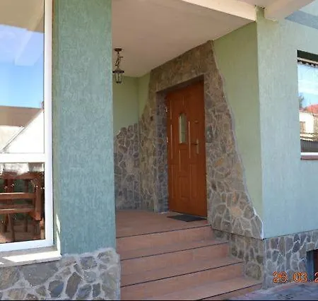 Quarto em Acomodações Particulares Goscinne Bartek *